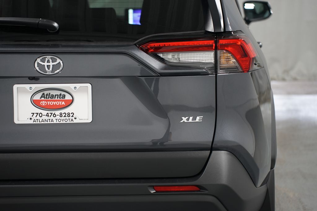 2025 Toyota RAV4 XLE Premium 10