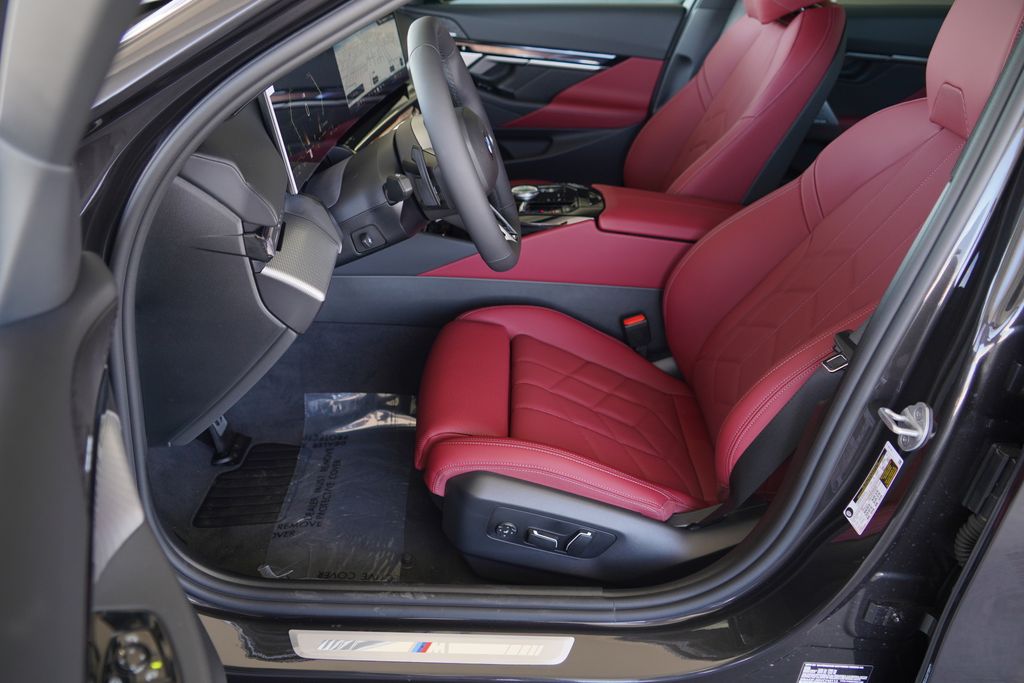 Thumbnail: 2027 BMW 5 Series - 10