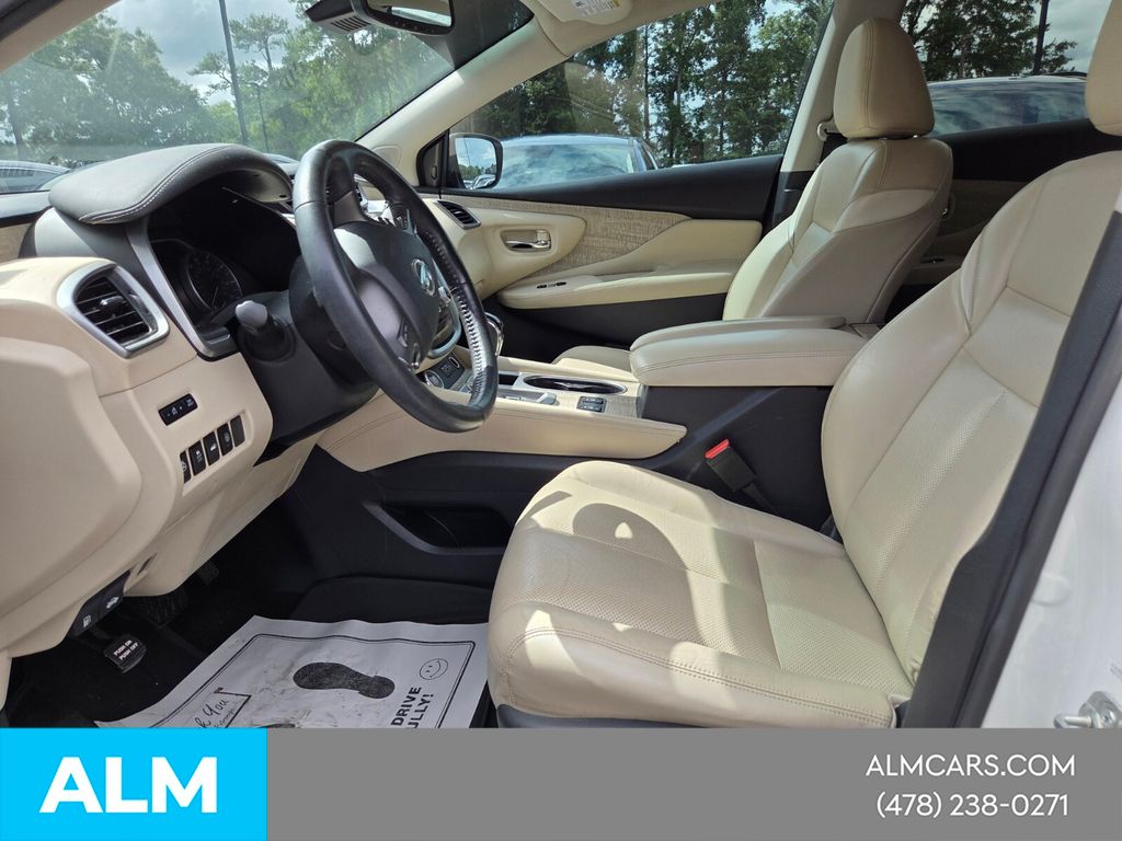 Used 2021 White Nissan SL image 3