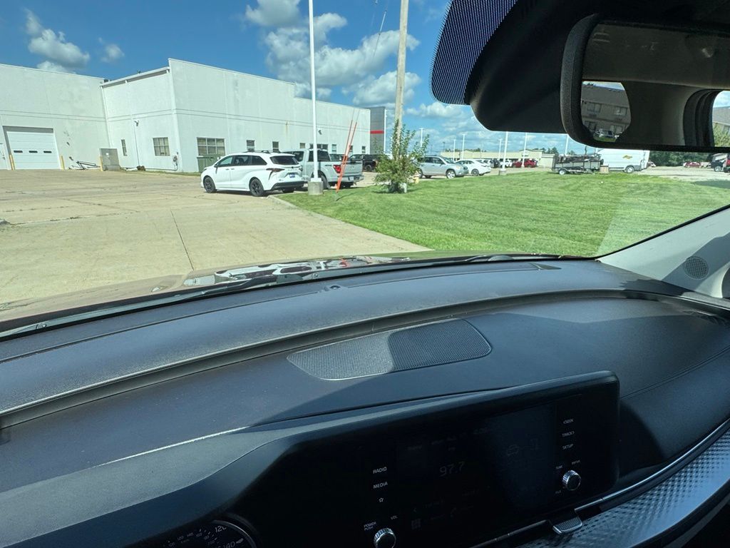Used 2022 Kia Carnival Van