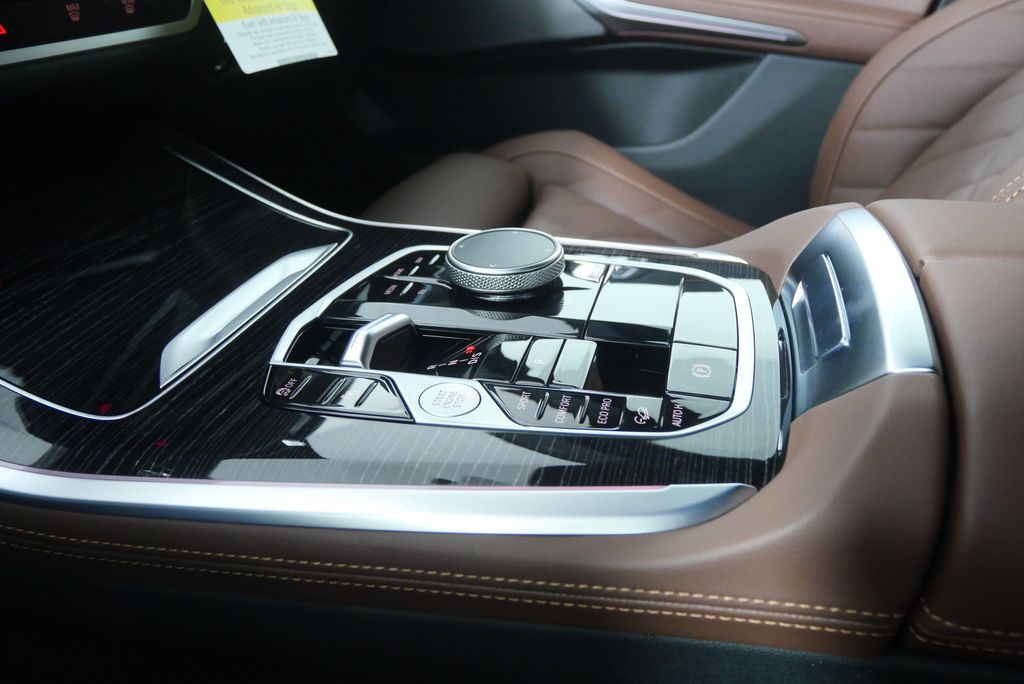 Thumbnail: 2026 BMW X5 - 22