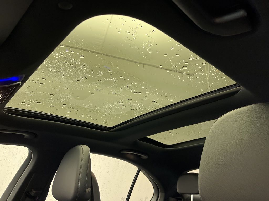 Thumbnail: 2023 Mercedes-Benz C-Class - 22