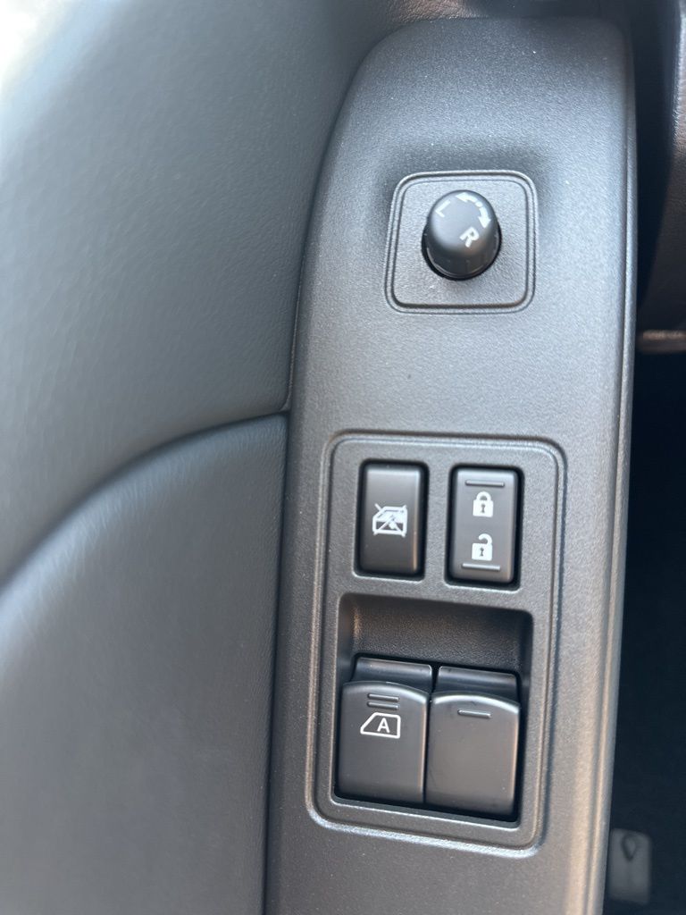 2025 Glacier White Nissan Frontier SV RWD Truck
