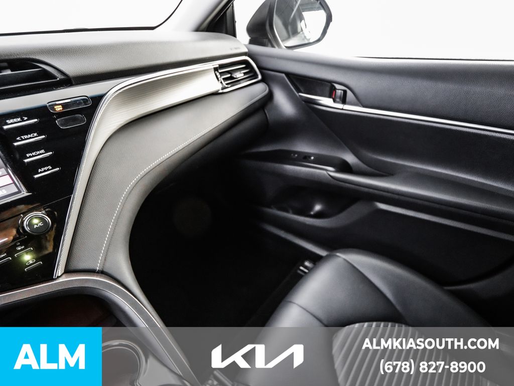 2018 Toyota Camry LE photo 35