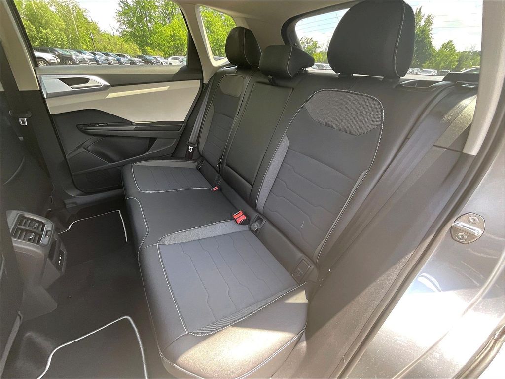 2026 Volkswagen Taos — photo 14