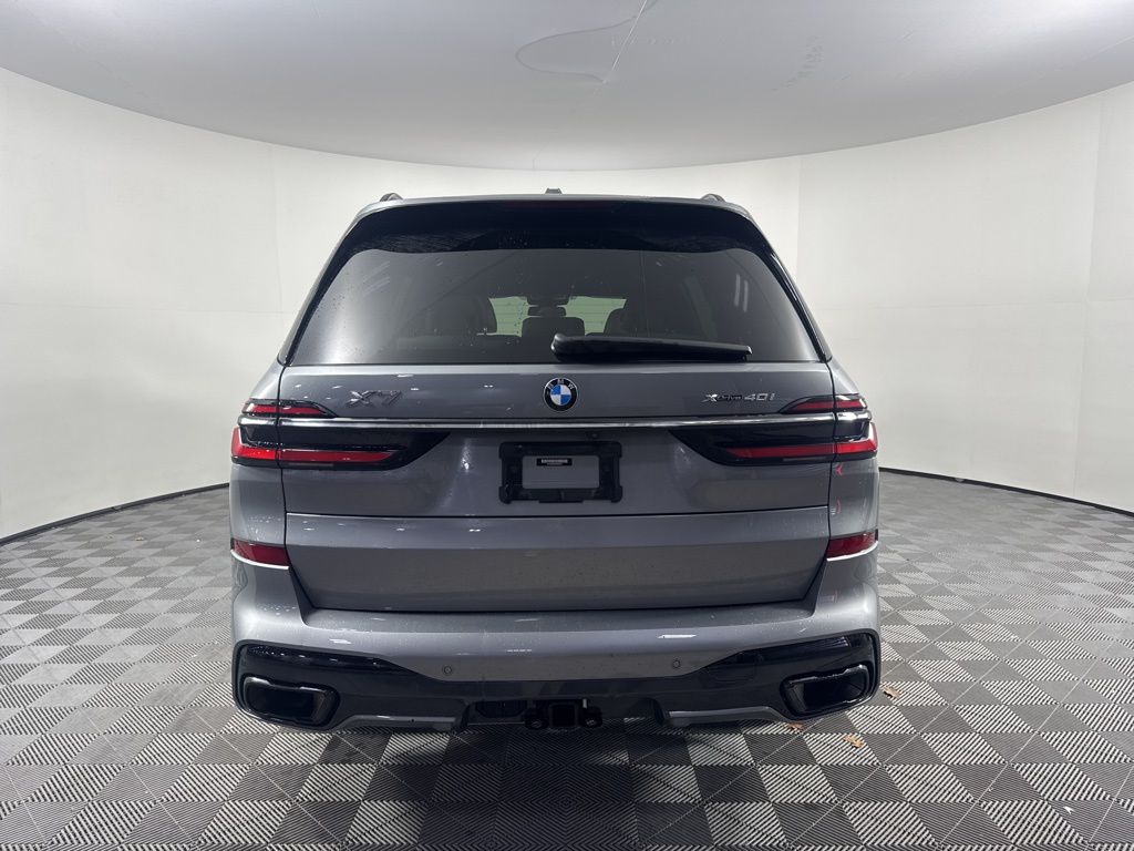 Thumbnail: 2023 BMW X7 - 6
