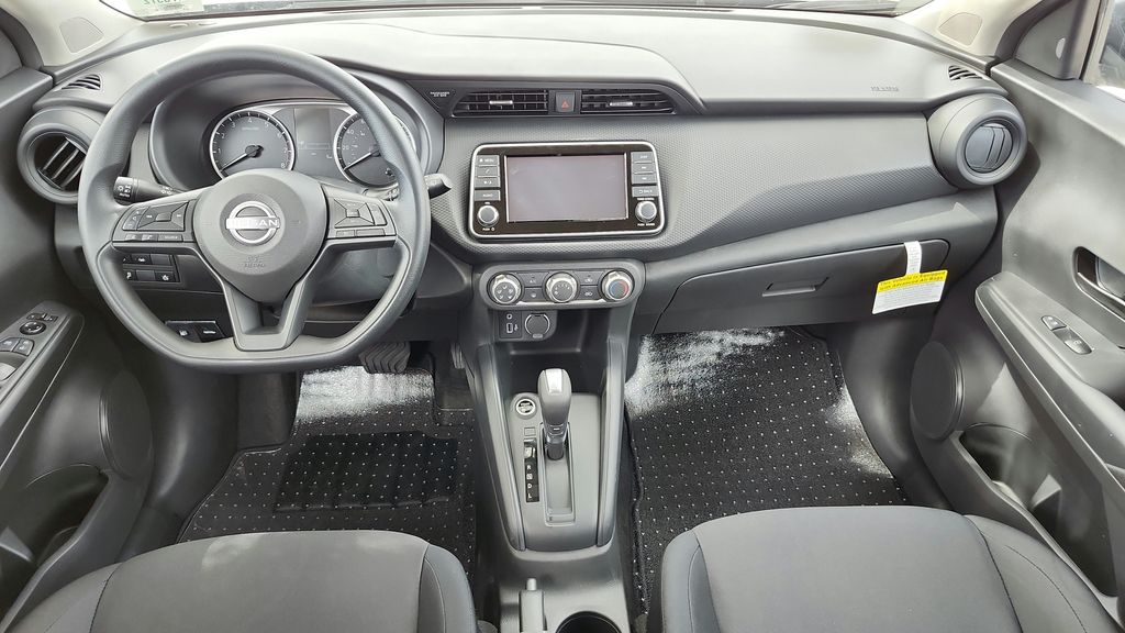 2025 Nissan Kicks Play