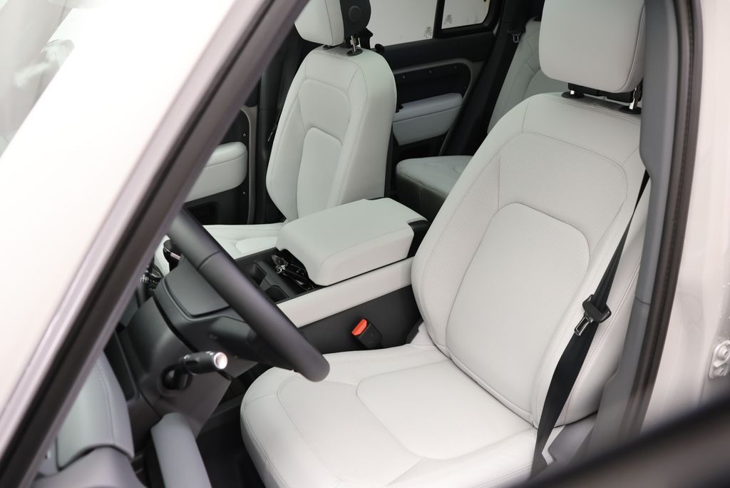 Thumbnail: 2026 Land Rover Defender - 31