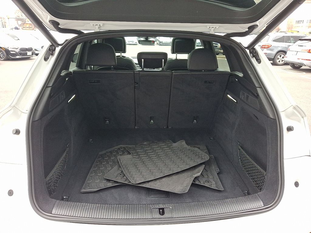 Thumbnail: 2020 Audi Q5 - 26