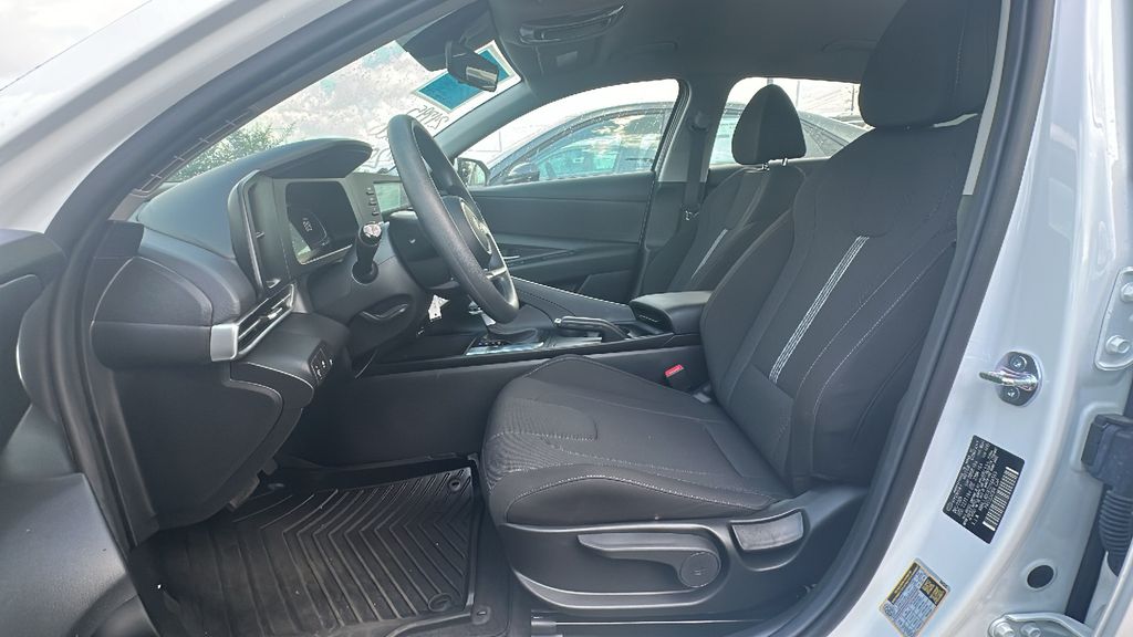 2026 Hyundai Elantra SE - 3