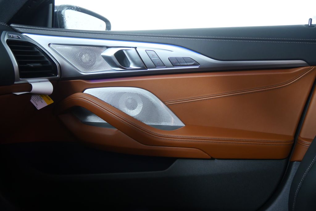 Thumbnail: 2026 BMW 8 Series - 25