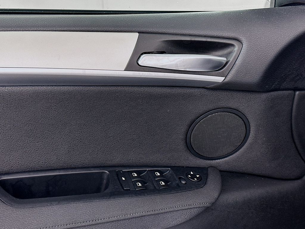 Thumbnail: 2013 BMW X5 - 16