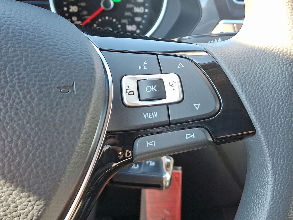 Thumbnail: 2021 Volkswagen Tiguan - 22