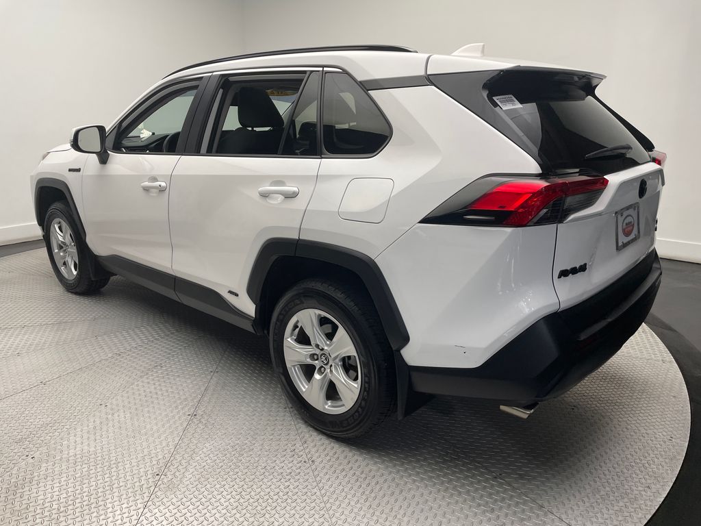 2021 Toyota RAV4 XLE 7