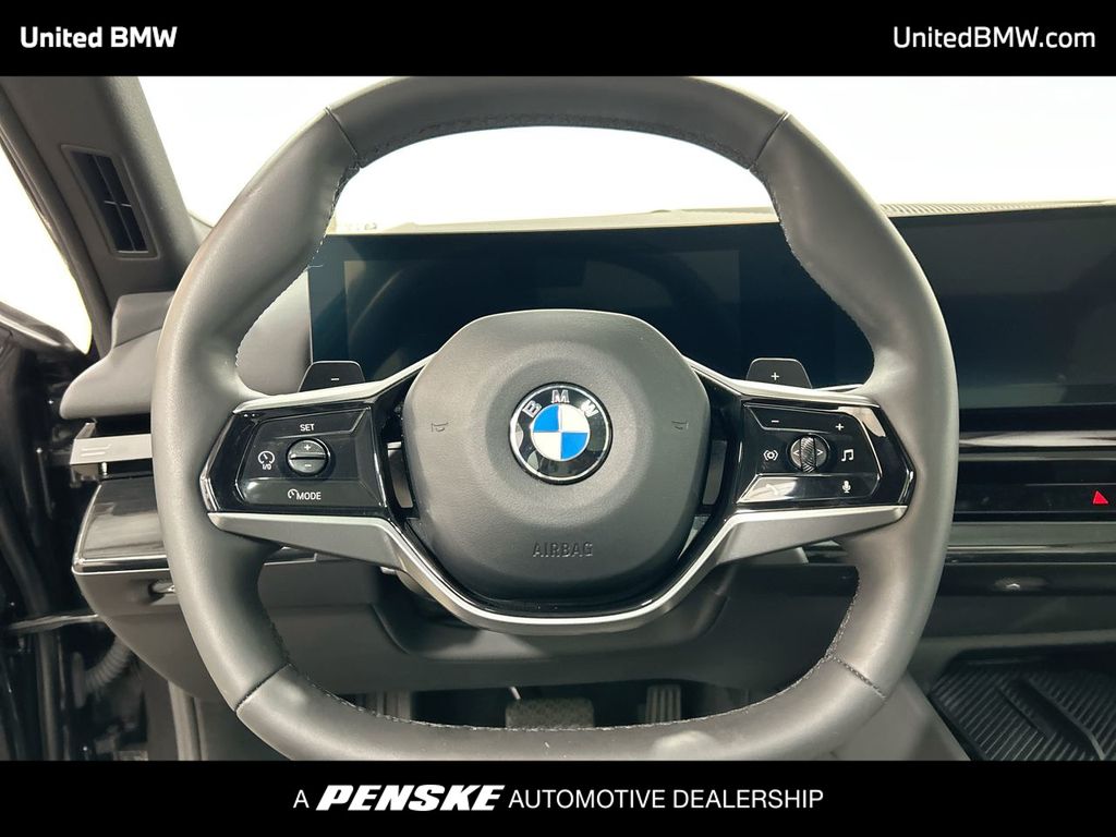 Thumbnail: 2025 BMW 5 Series - 14