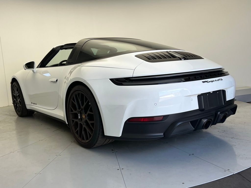 Thumbnail: 2025 Porsche 911 - 3