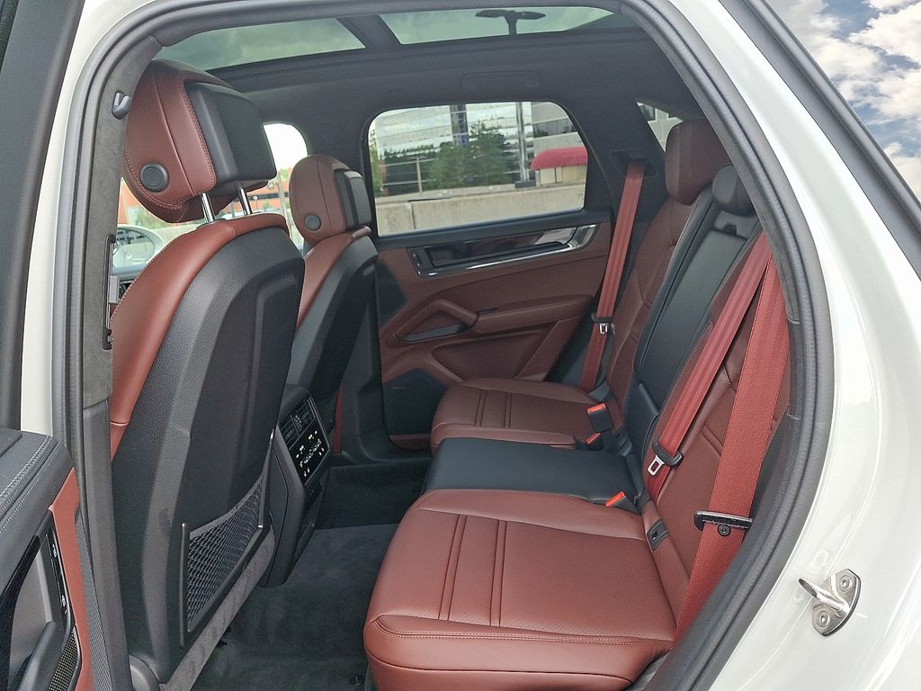Thumbnail: 2025 Porsche Cayenne - 13