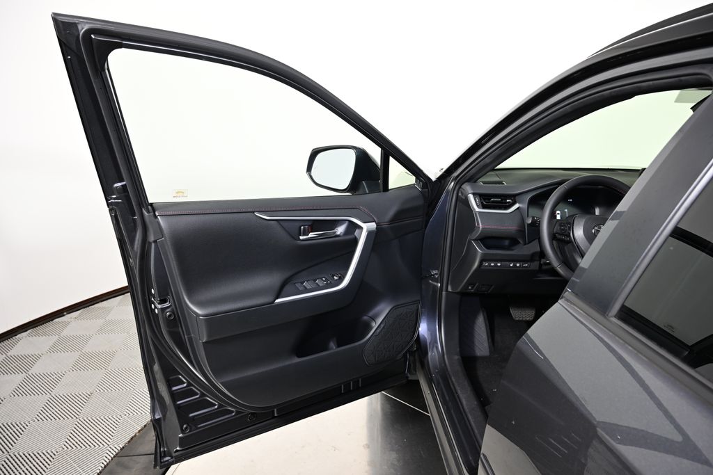 Thumbnail: 2023 Toyota RAV4 - 21