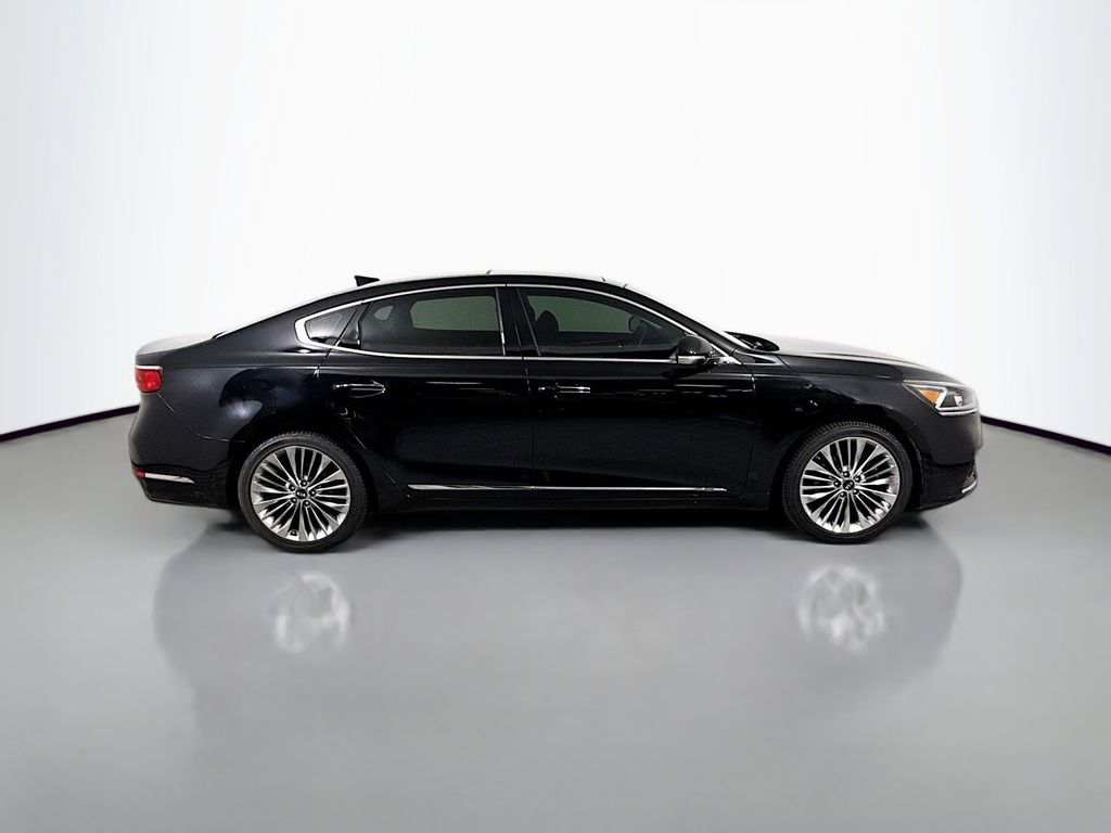 Thumbnail: 2018 Kia Cadenza - 4