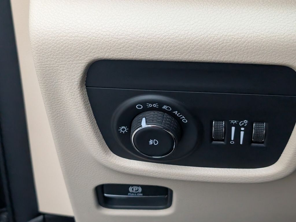 new 2026 Jeep Grand Cherokee L car, priced at $46,725