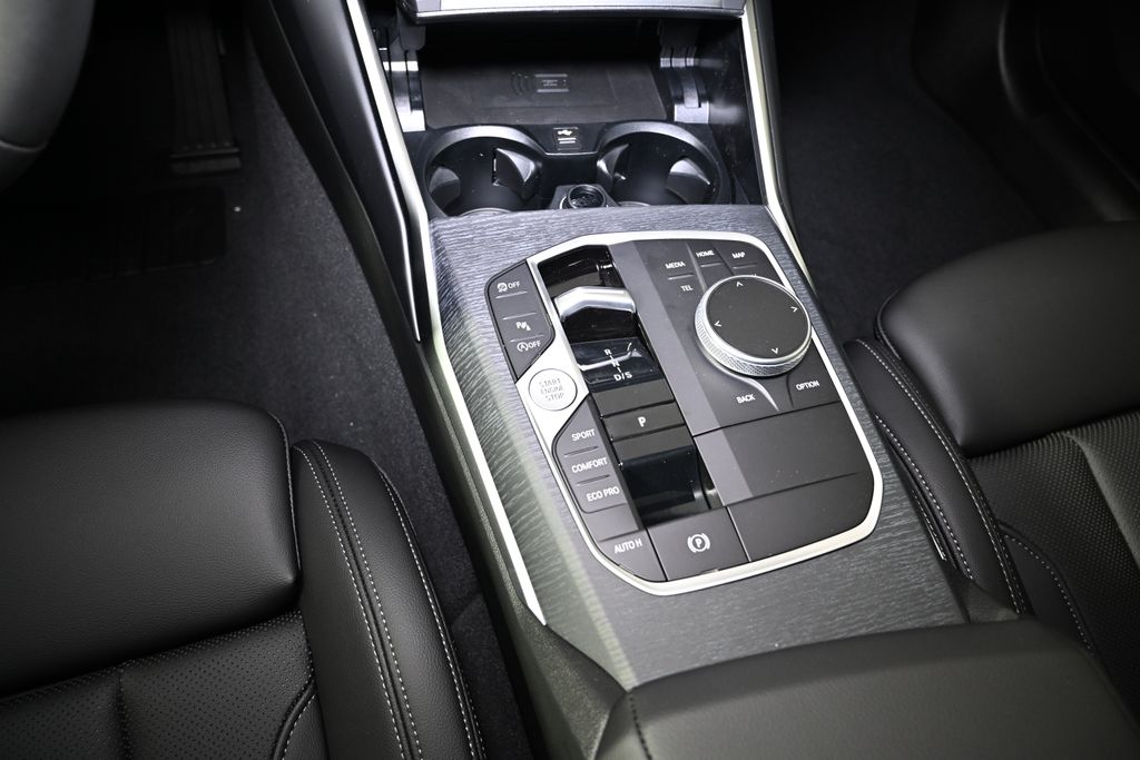Thumbnail: 2025 BMW 3 Series - 19