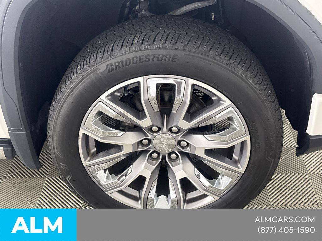 Used 2024 White GMC Denali image 16