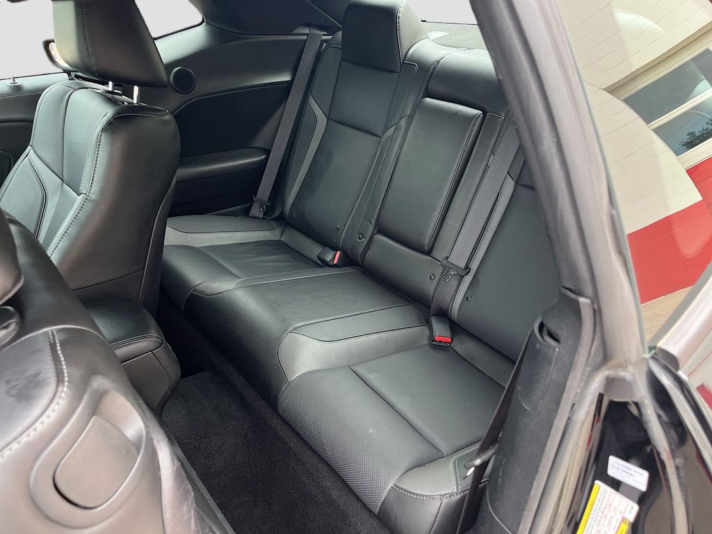 Used 2022 Black Dodge SXT image 25