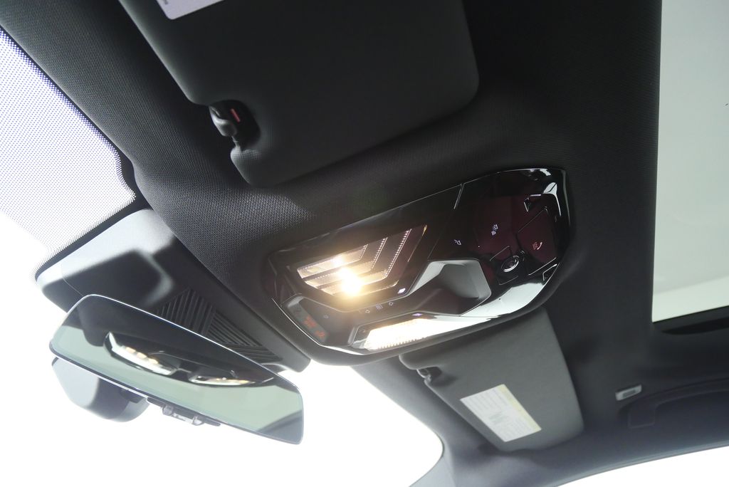 Thumbnail: 2026 BMW 5 Series - 21