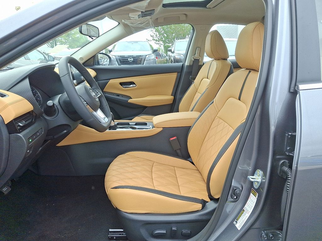 Thumbnail: 2025 Nissan Sentra - 6