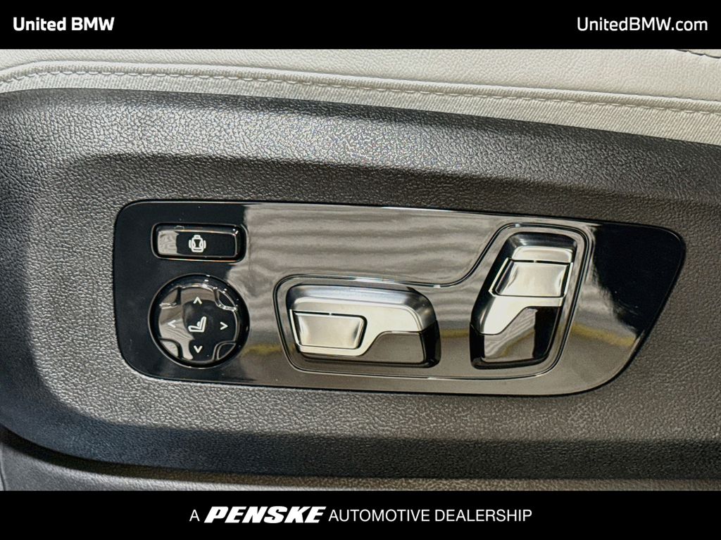 Thumbnail: 2027 BMW X7 - 11
