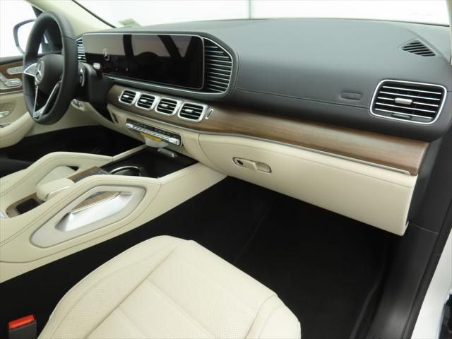 Thumbnail: 2026 Mercedes-Benz GLE - 17