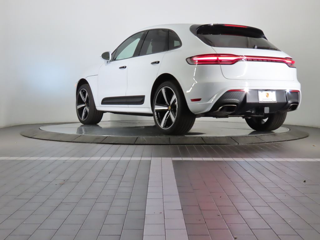 2024 Porsche Macan  3