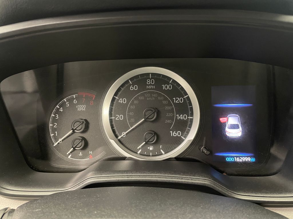 2020 Toyota Corolla LE 29