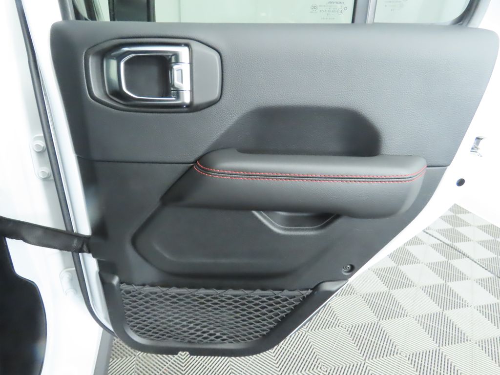 Thumbnail: 2018 Jeep Wrangler - 27