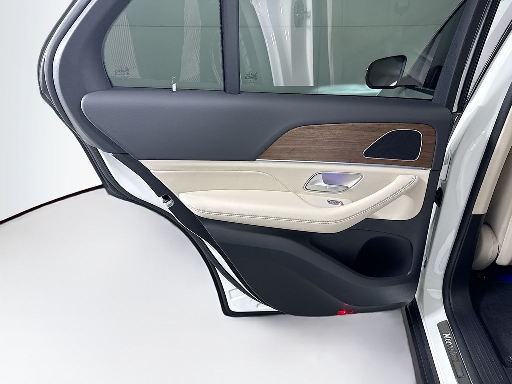 Thumbnail: 2025 Mercedes-Benz GLE - 27