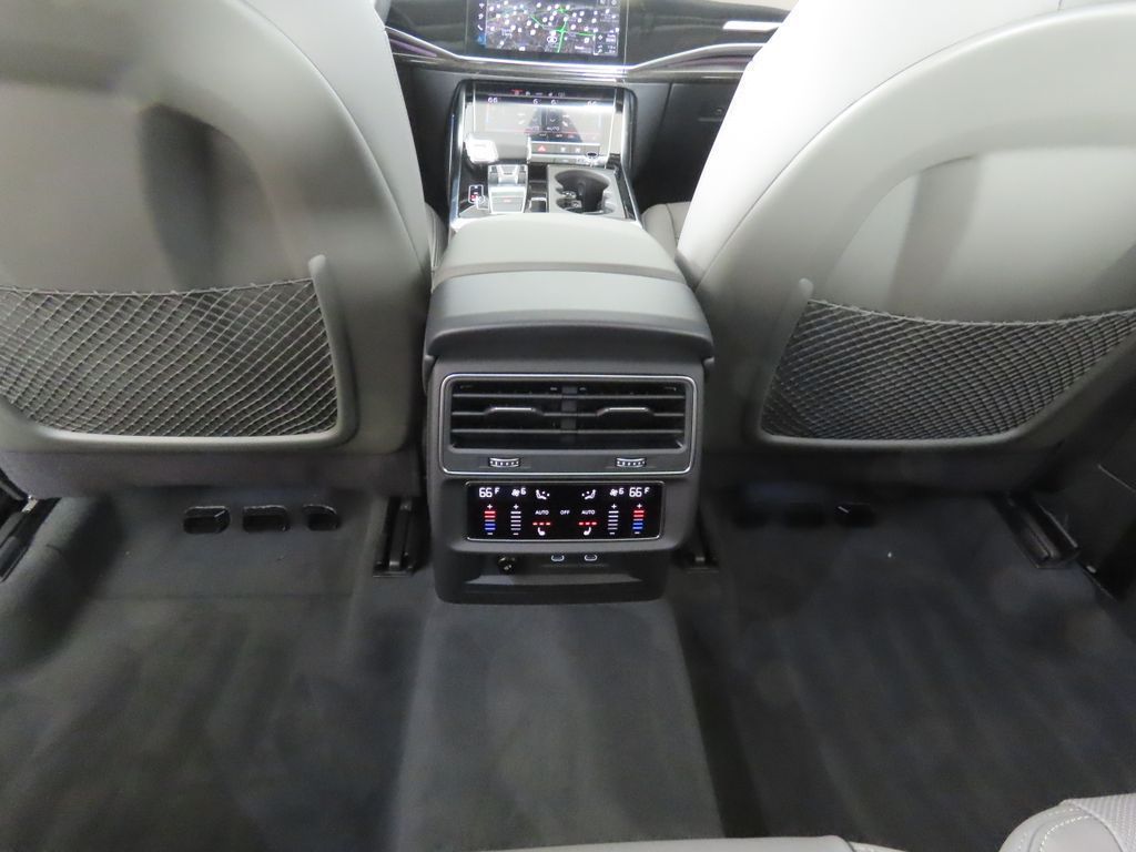 Thumbnail: 2026 Audi Q7 - 23