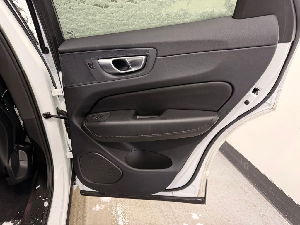 Thumbnail: 2023 Volvo XC60 - 24