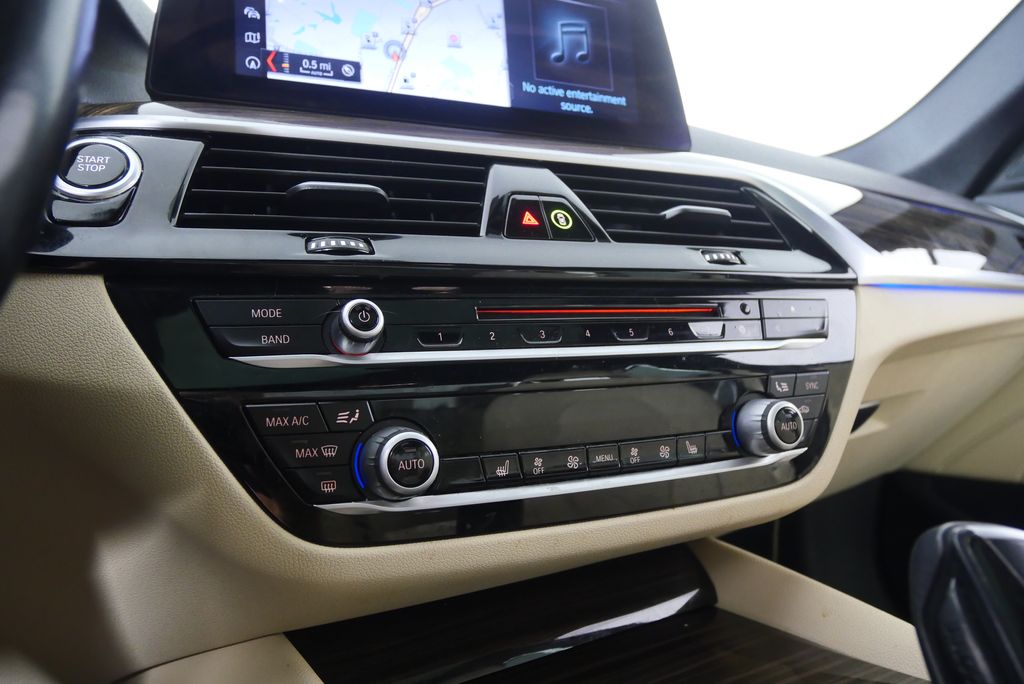 Thumbnail: 2019 BMW 5 Series - 21