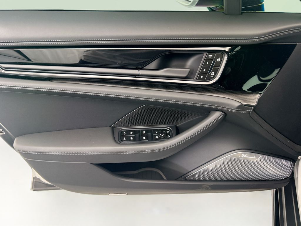 Thumbnail: 2026 Porsche Panamera - 24