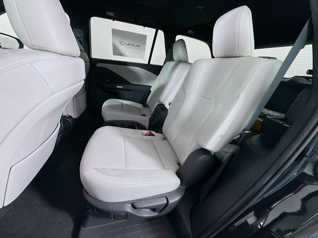 Thumbnail: 2026 Lexus TX - 17