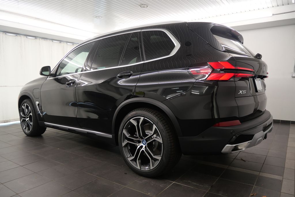 2025 BMW X5 xDrive50e 4