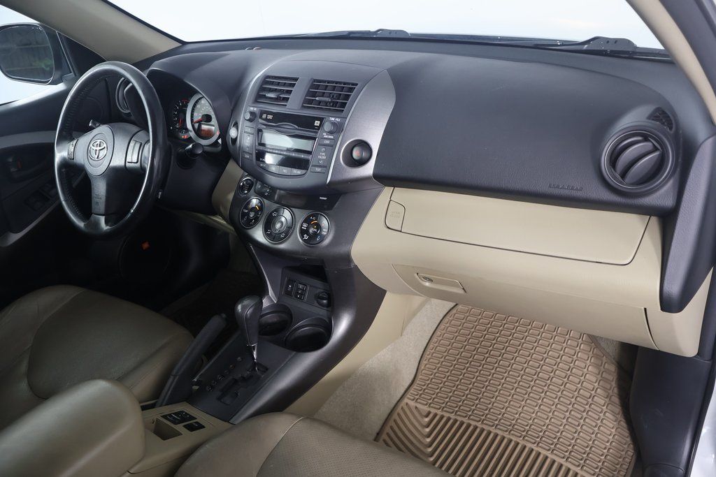 2009 Toyota RAV4 Limited 9