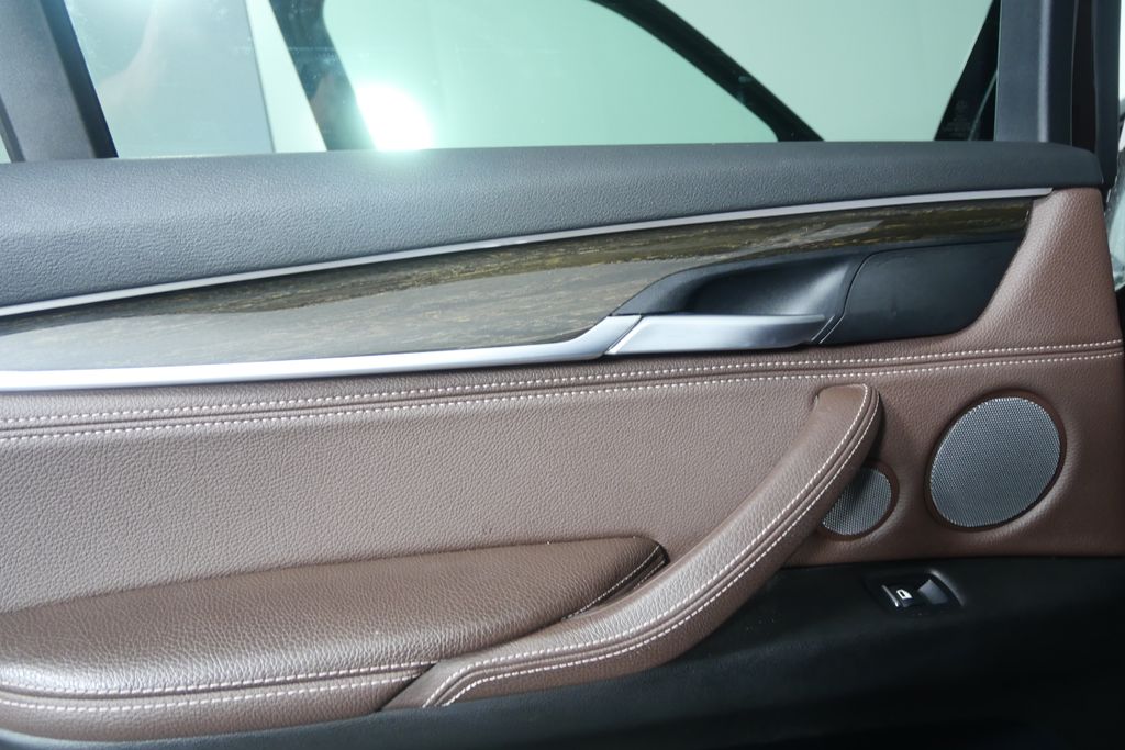 Thumbnail: 2015 BMW X5 - 12