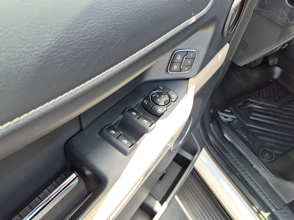 Used 2023 White Ford XLT image 23