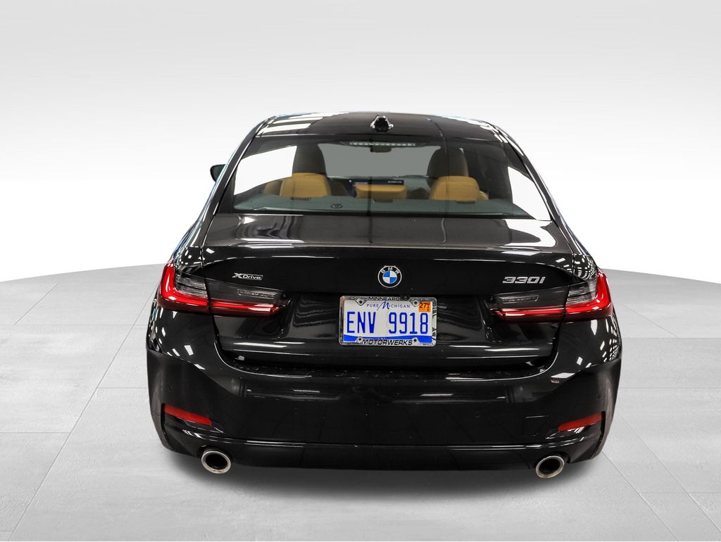 Thumbnail: 2024 BMW 3 Series - 4