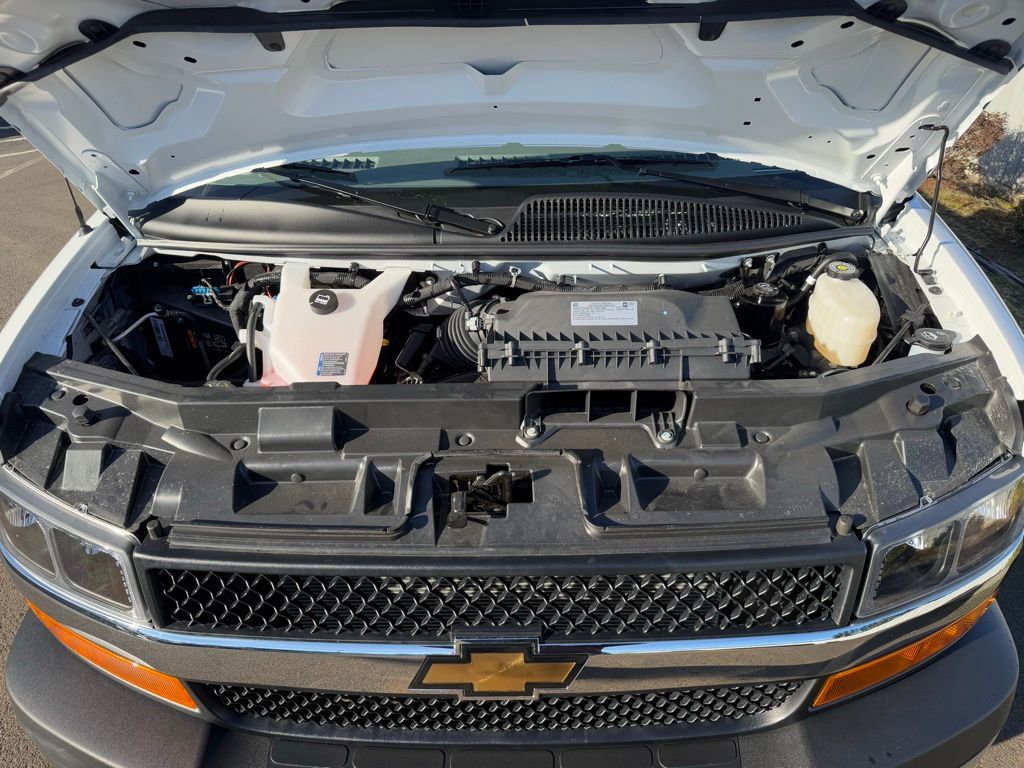 2024 Chevrolet Express 3500 WT