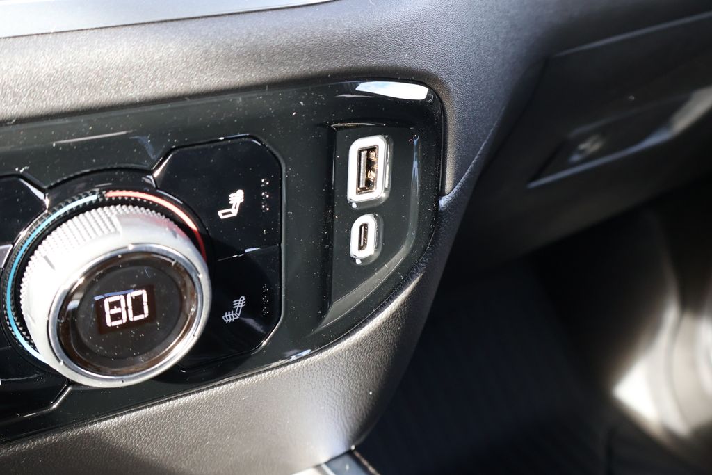 Thumbnail: 2026 Chevrolet Silverado 1500 - 27