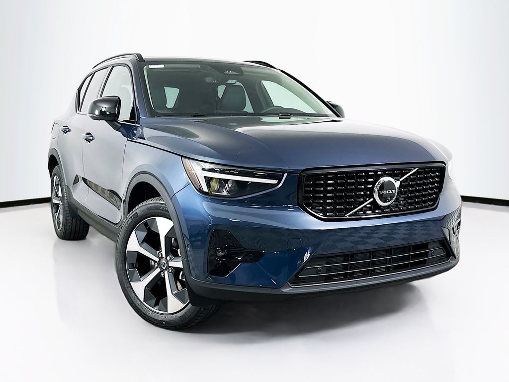 2026 Volvo XC40 B5 Plus