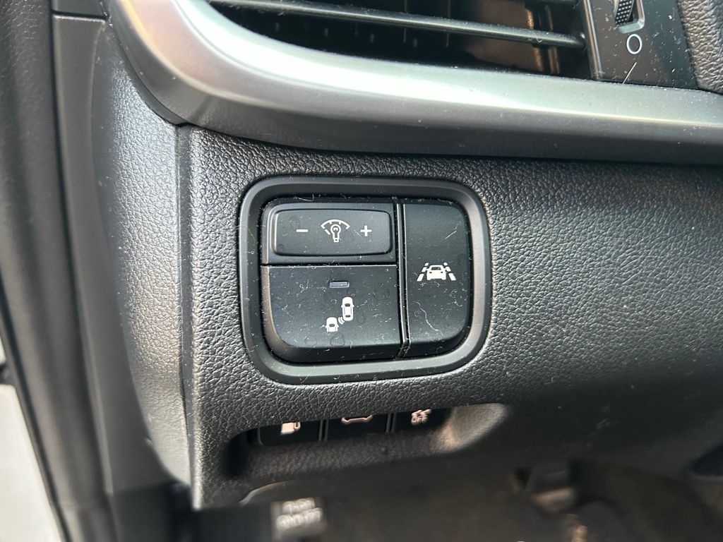 Thumbnail: 2020 Kia Optima - 17