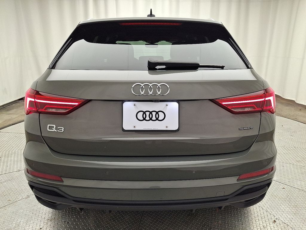 Thumbnail: 2023 Audi Q3 - 5